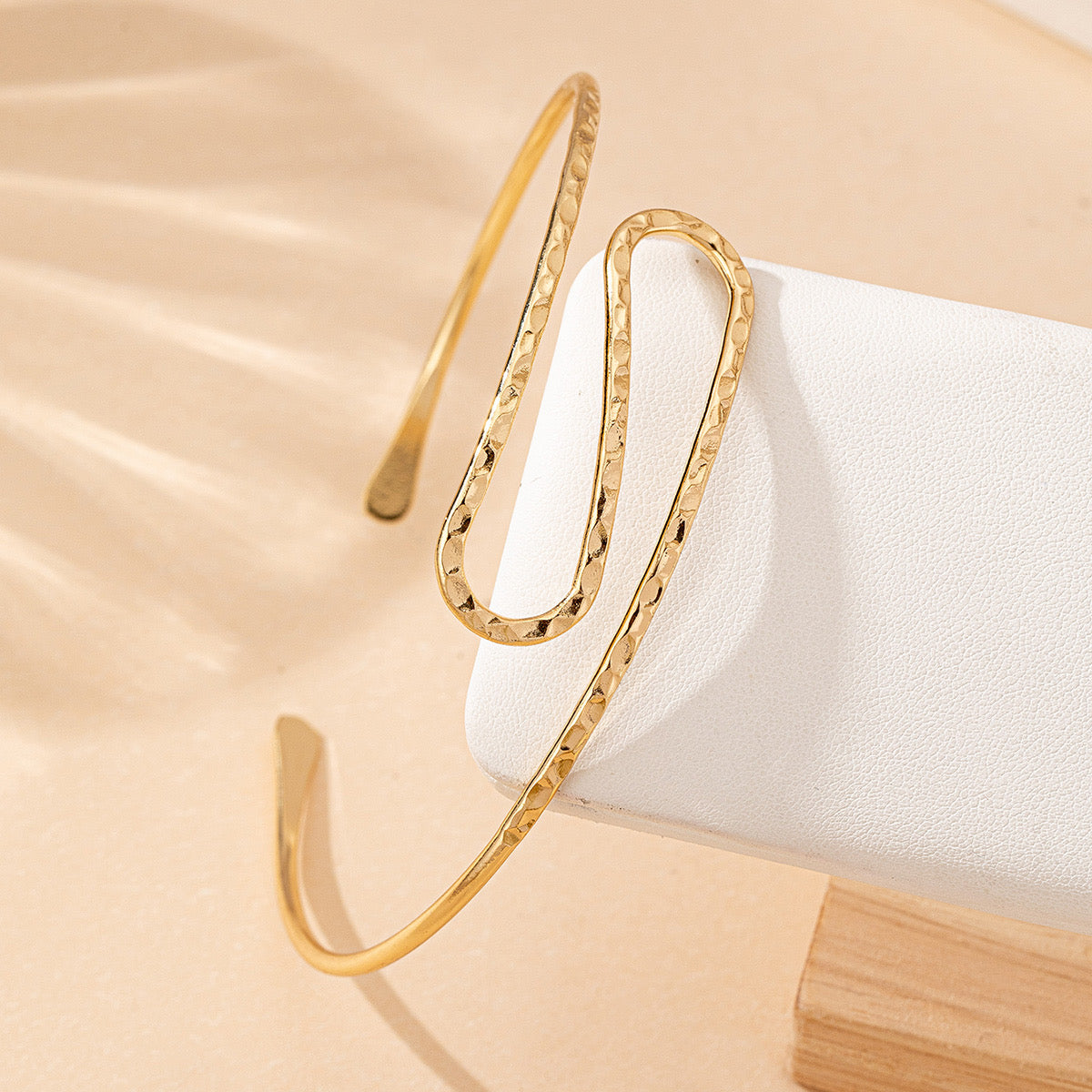 Geometric Iron Arm Bracelet — Elegant & Artistic French Style