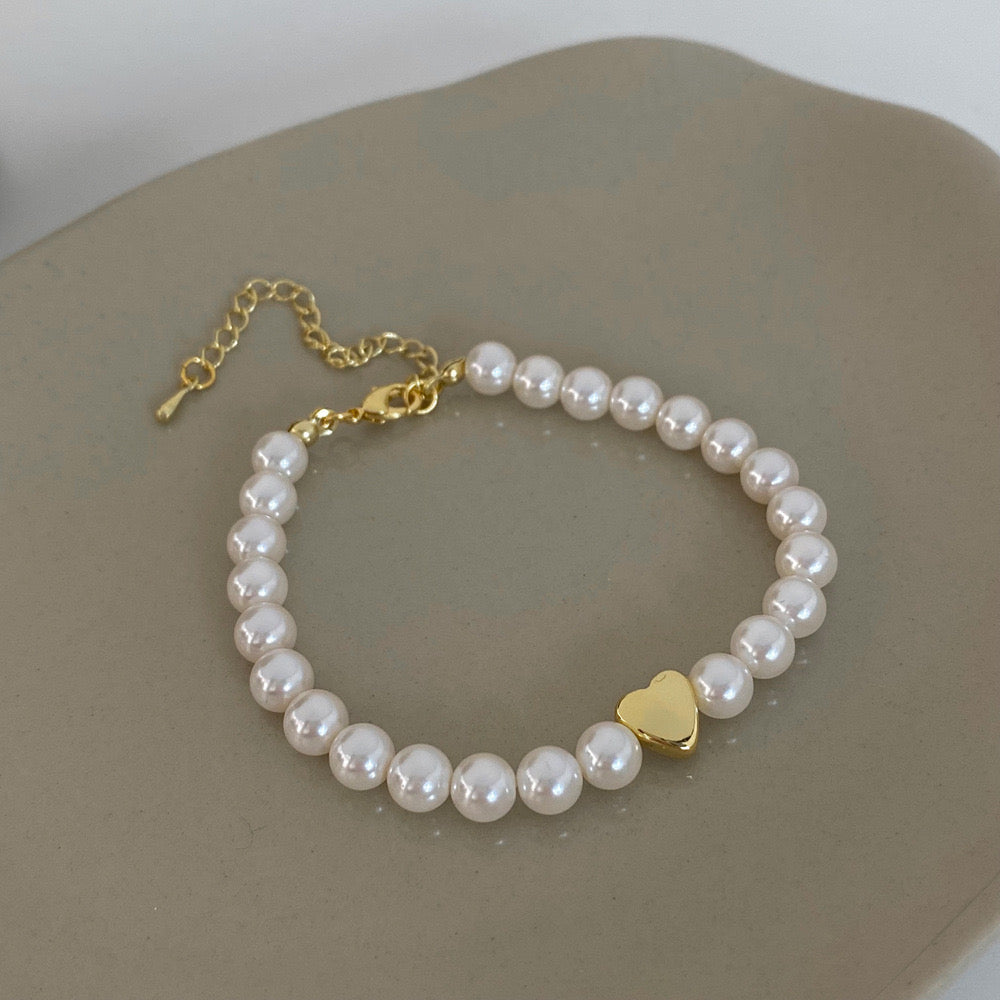 Modern Heart-Shaped Freshwater Pearl Bracelet