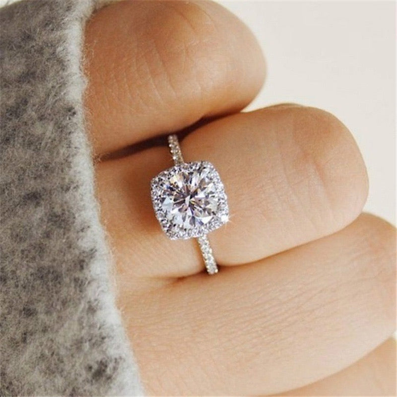 Elegant Silver-Plated Rhinestone Wedding Ring