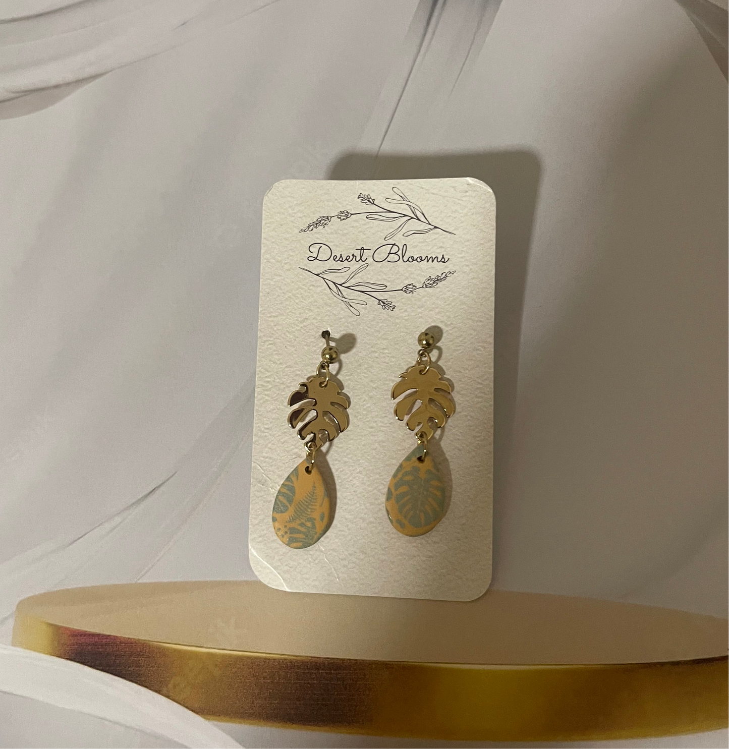Gold-Plated Monstera Leaf & Marble Teardrop Dangle Earrings – Tropical Elegance