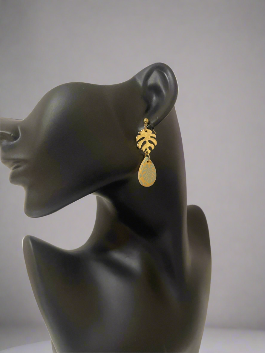 Gold-Plated Monstera Leaf & Marble Teardrop Dangle Earrings – Tropical Elegance