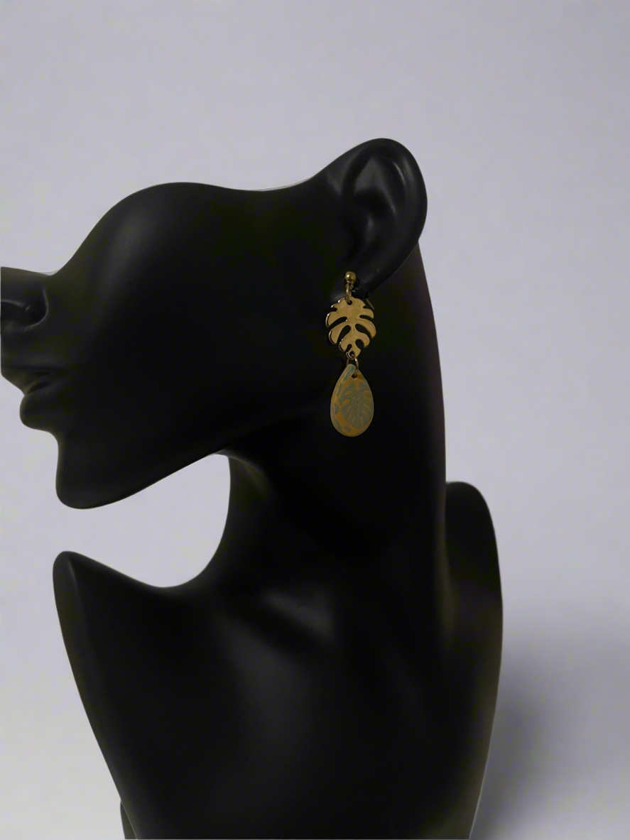 Gold-Plated Monstera Leaf & Marble Teardrop Dangle Earrings – Tropical Elegance
