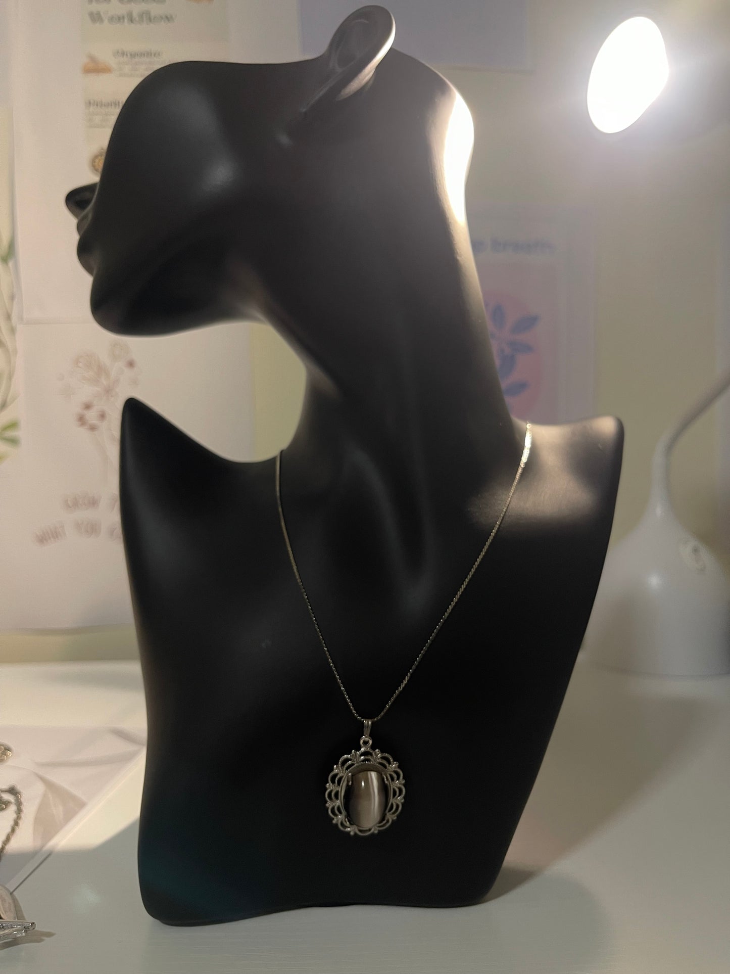 Vintage Sterling Silver Cabochon Pendant Necklace with Filigree Setting