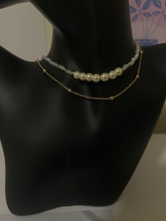 Layered Choker Necklace with Freshwater Pearls & Gold-Plated Chain – Timeless Elegance