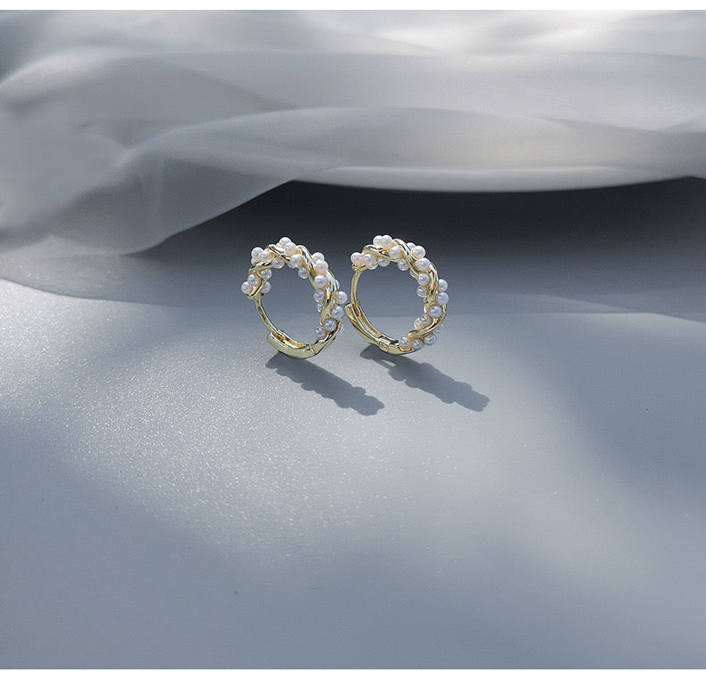 Elegant Geometric Imitation Pearl Stud Earrings – Beaded & Plated Design for Women