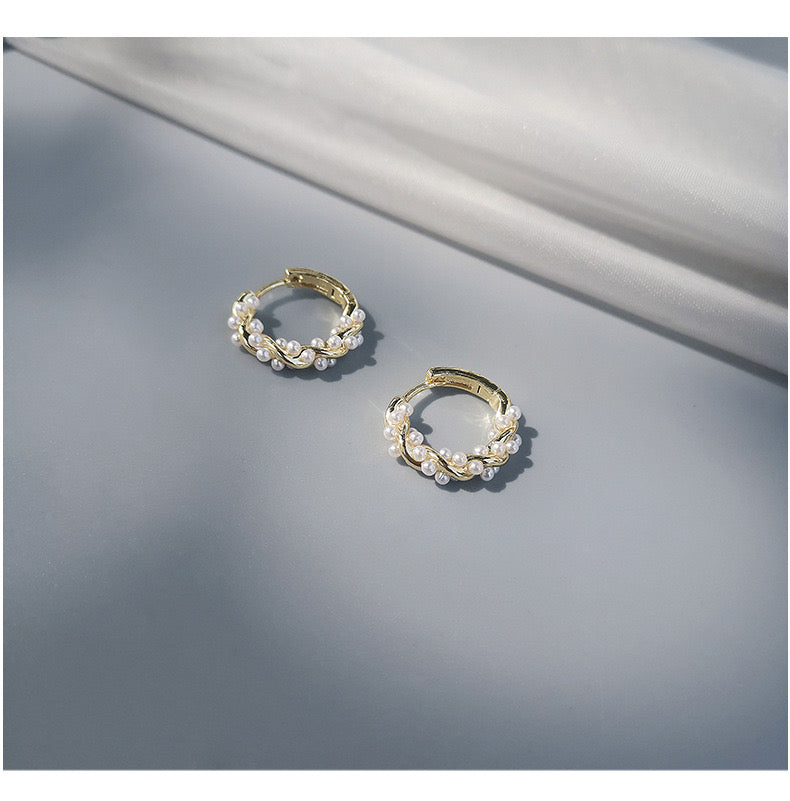 Elegant Geometric Imitation Pearl Stud Earrings – Beaded & Plated Design for Women