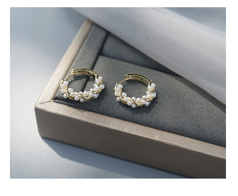 Elegant Geometric Imitation Pearl Stud Earrings – Beaded & Plated Design for Women